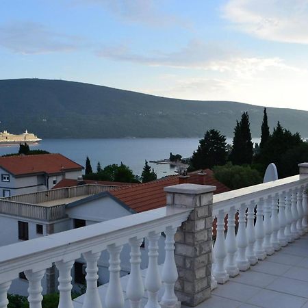 Family House With Pool & Sea View Aparthotel Bijela Ngoại thất bức ảnh