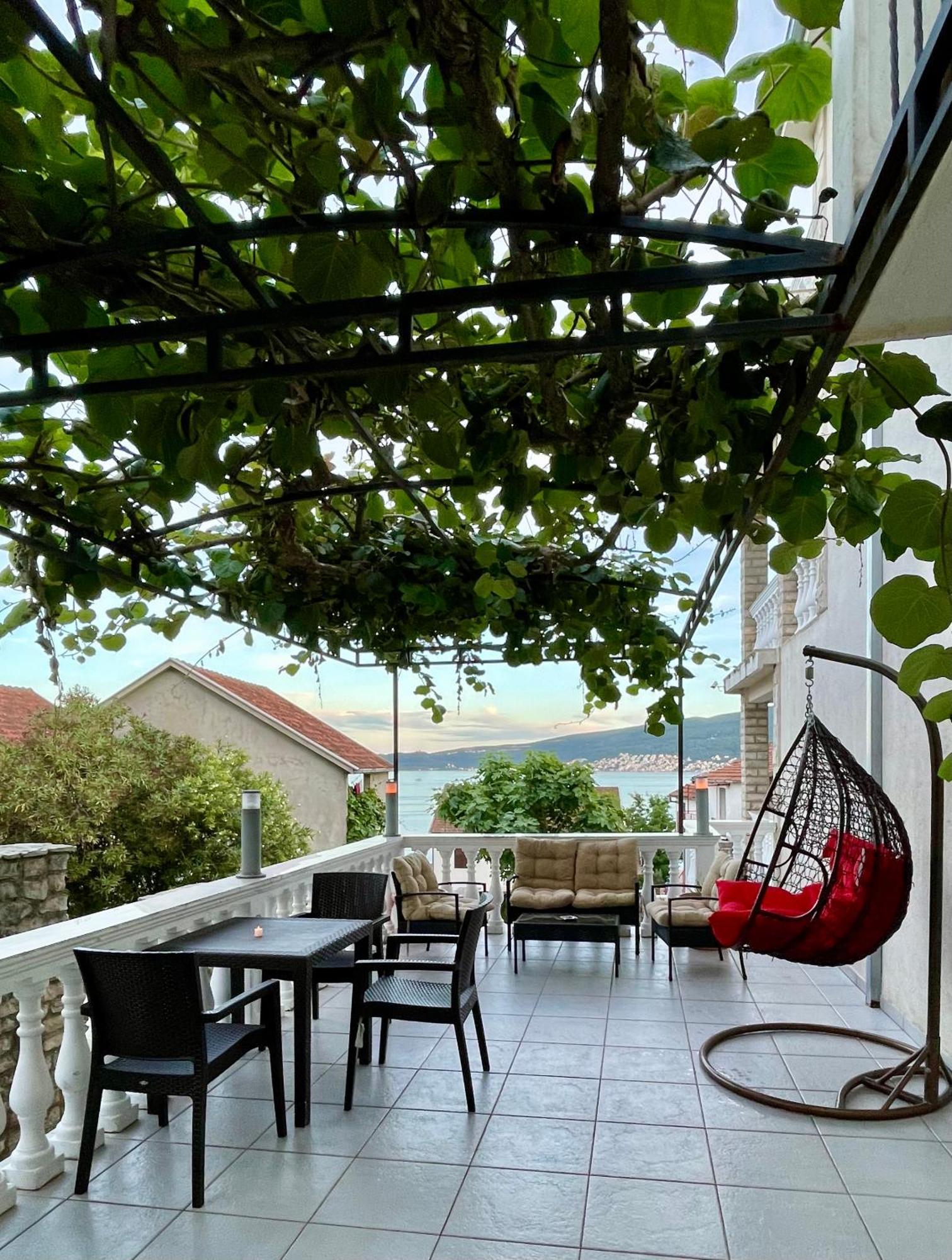 Family House With Pool & Sea View Aparthotel Bijela Ngoại thất bức ảnh
